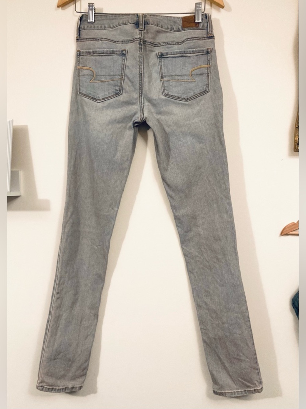 Vintage American Eagle Light Wash Skinny Jeans Gray Blue with Pink undertones - Picture 3 of 9